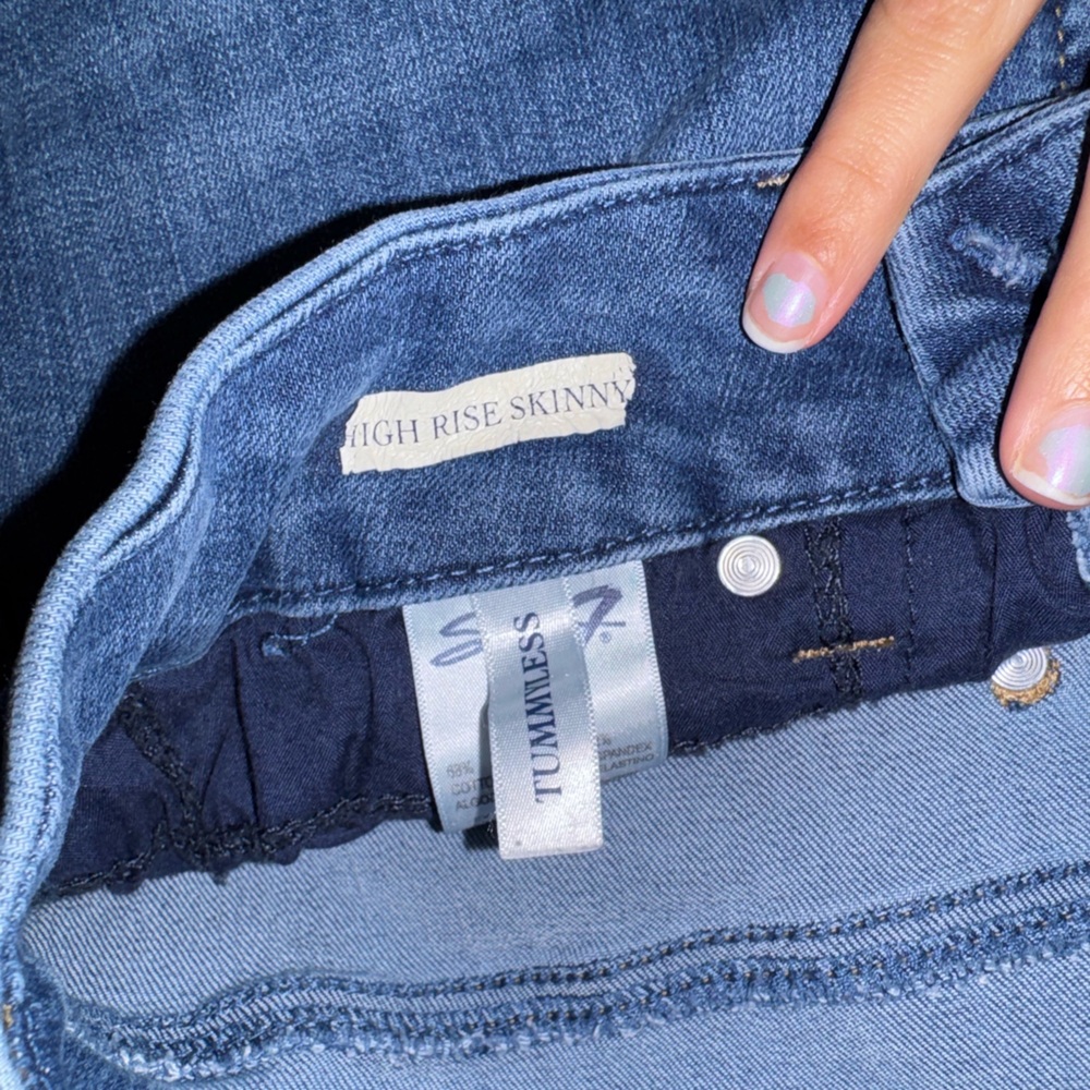 Seven7 High Rise Skinny Jeans - Picture 5 of 6